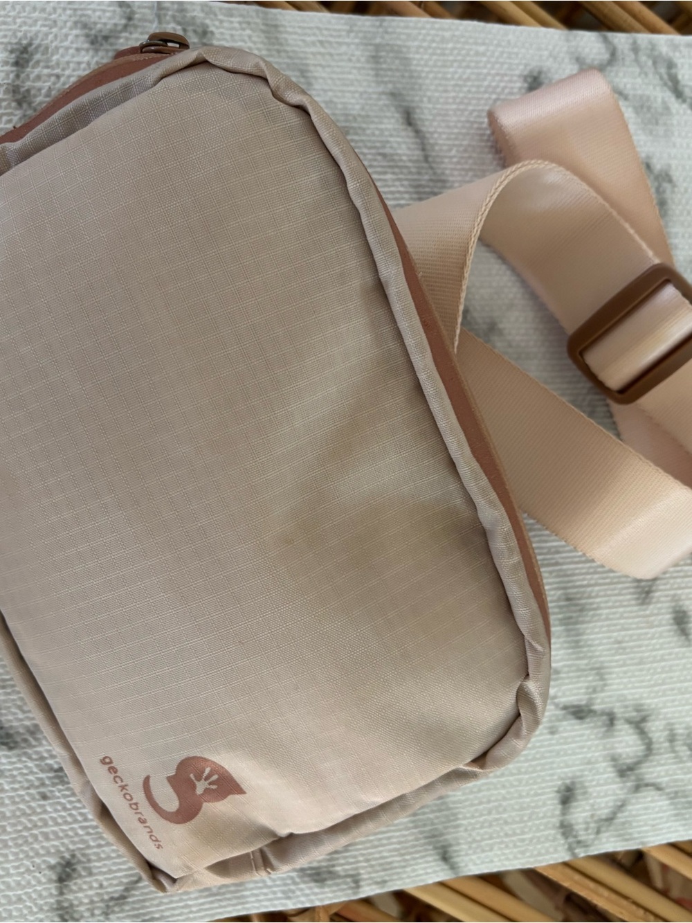 Geckobrands Peach Crossbody Pouch